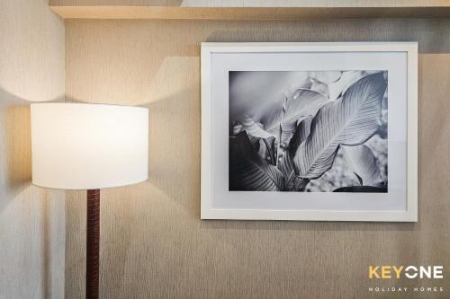 Sleek Studio in Privé with Stunning Canal View - image 11