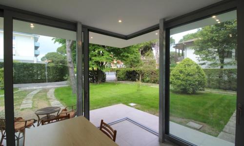 Modern villa 200mt from the beach