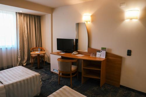 room detail thumbnail 1