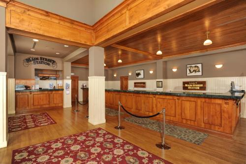 ล็อบบี้, Water House on Main Street in วอริเออร์ มาร์ค