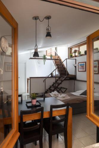 Colosseum Cottage 5