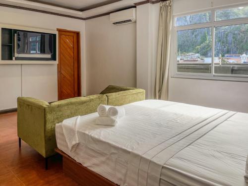 room detail thumbnail 1