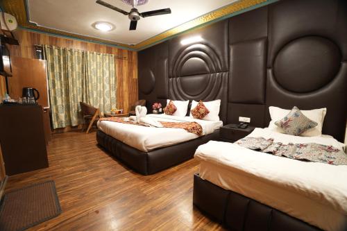 Hotel Park Plaza Srinagar – Srinagar, PA