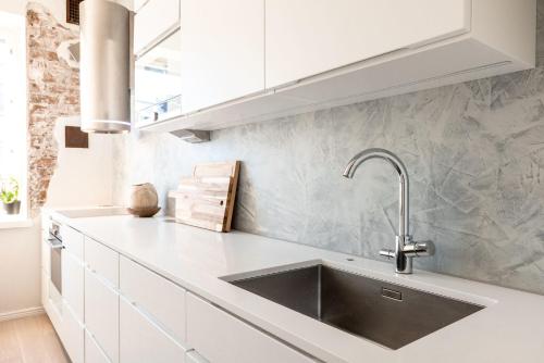 Facilities, 2BR apartment with view on Toolonlahti in Töölö