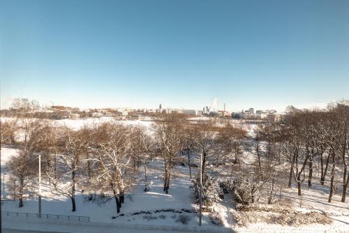 Facilities, 2BR apartment with view on Toolonlahti in Töölö