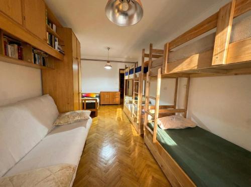 Golden Bay Apartment in โคเตอร์