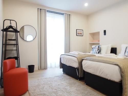 Spacious and Modern 2-bed on Easter Road - Flat 3 Elgin House Apartments - image 7