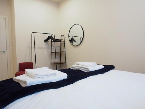 Spacious and Modern 2-bed on Easter Road - Flat 3 Elgin House Apartments - image 14