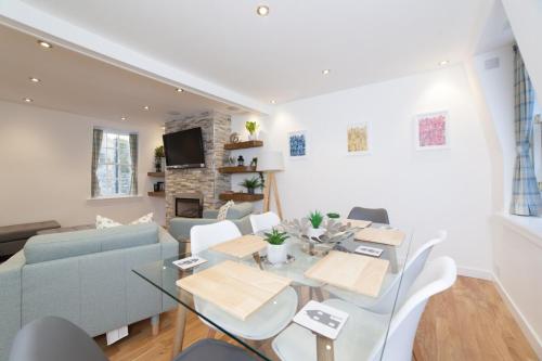 Queensferry Street Lane - Fantastic 2 BR City Centre Mews House with free secure parking! - image 6