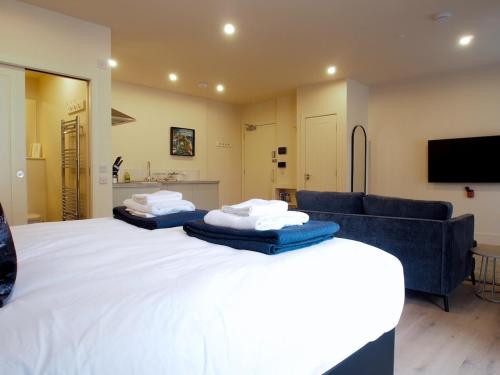 Chic and Classy Studio on Easter Road - Flat 1 Elgin House Apartments - image 9