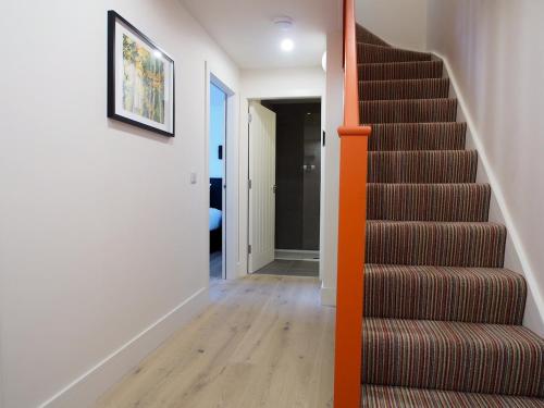 Bright & Airy Mezzanine Loft in Edinburgh - Flat 4 Elgin House Apartments - image 14