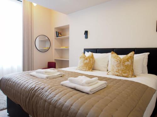 Bright & Airy Mezzanine Loft in Edinburgh - Flat 4 Elgin House Apartments - image 13