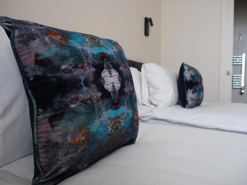Spacious Luxe 2-bed near the City Centre - Flat 6 Elgin House Apartments - image 3