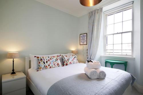 Bernard St - Bright and spacious 1 bed apartment at the Shore! - image 8