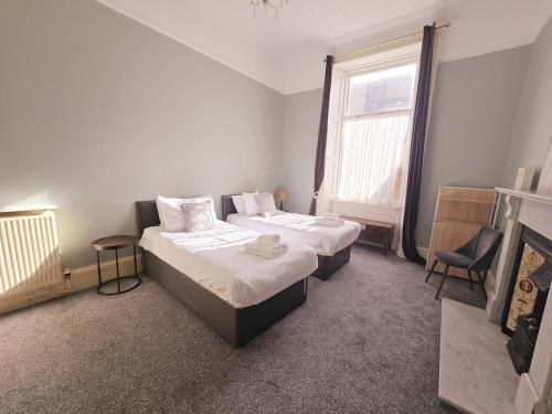 Delightful 4 bedroom family home in Newington - Craigmillar Park - image 11