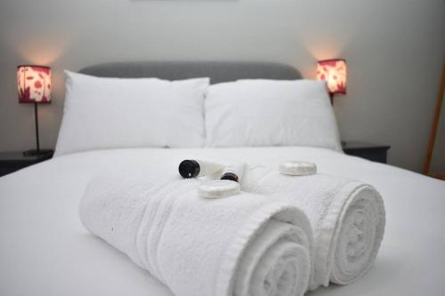 High Street - modern Scandi design apartment in the heart of the old town! - image 21