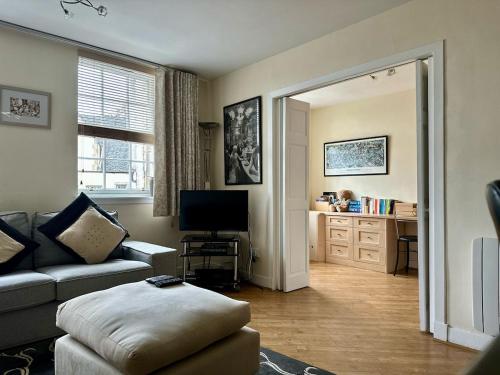West Bow - Comfy 2 bed on West Bow overlooking Grassmarket - image 8