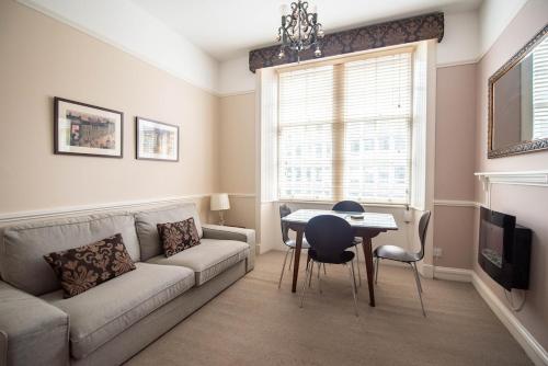 West Port - 2BR in the heart of the old town just off the Grassmarket - main image