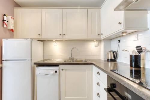West Port - 2BR in the heart of the old town just off the Grassmarket - image 7