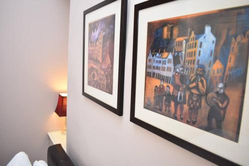 West Port - 2BR in the heart of the old town just off the Grassmarket - image 5