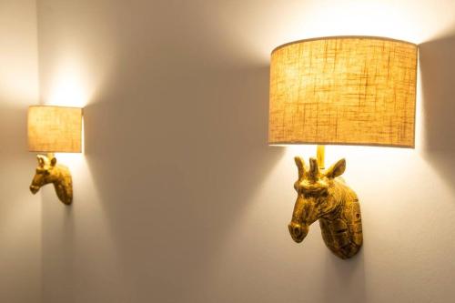 Upper Bow - Luxurious Modern 1BR Apartment near Castle - image 33