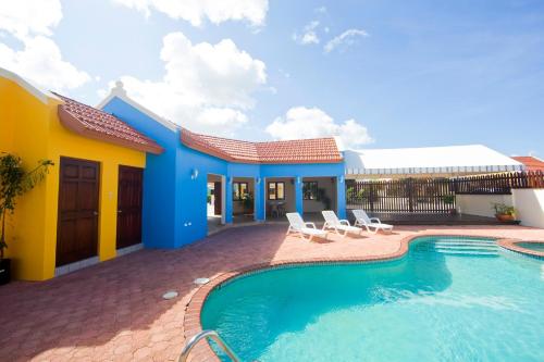 Blue Cunucu Villa With Pool - Photo 2 of 28