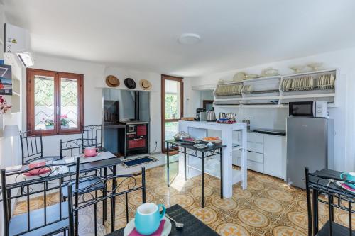 Guesthouse con 3 Camere e Bagno Privato a 5 Minuti dal Centro chambre d'hôte Brische