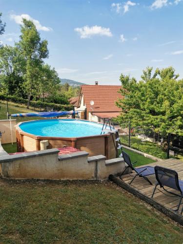 LE MACHAON , Gîte rural *** avec espace piscine privé (LE MACHAON , Gite rural *** avec espace piscine prive) in Champagneux ciems