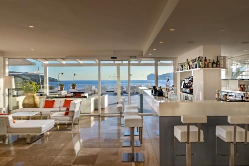 设施服务, 埃尔法罗水疗酒店 (El Faro Hotel & Spa) in 阿尔盖罗