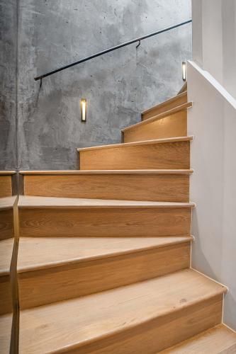 Cadogan Square Penthouse with Private Terrace and AC - image 5