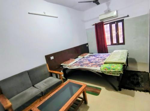 Janardan Home Stay Lucknow in Aliganj