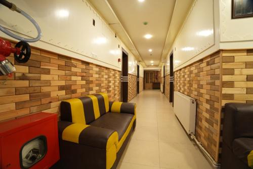Hotel Park Plaza Srinagar – Srinagar, PA