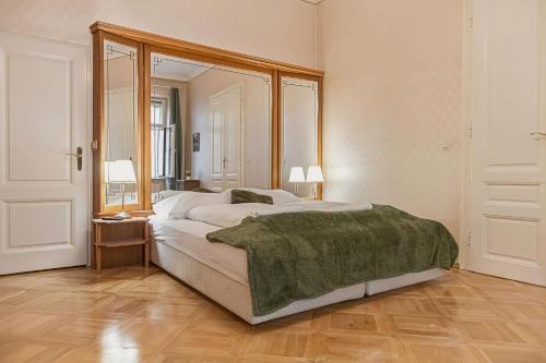 Spacious 4-Bedroom Shared Flat in the Heart of Vienna, Vienna