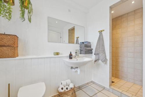 Holstvej 21 Holiday Home For 12 Guests With An Extra Bonus - image 2