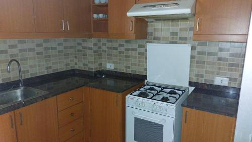 Spacious 4-Bedroom Chalet - Ski and Summer in Kfardebian