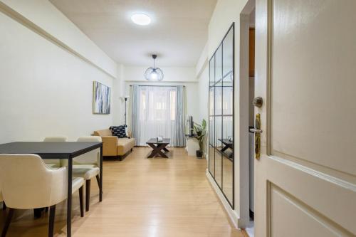 Forbeswood Heights 1Br with Garden view, Manila