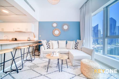 Modern One Bedroom with Stylish Touches - image 14