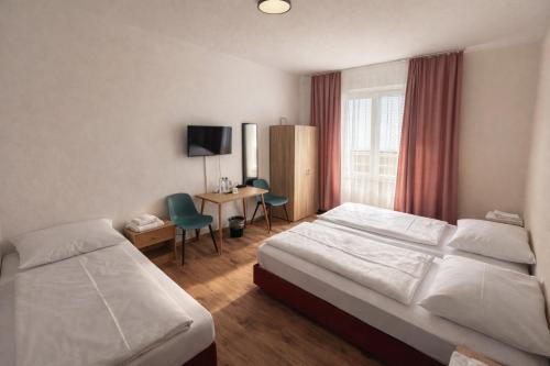 City Hotel Bauer mit Aufzug with elevator in 韋斯特利希奧森施塔特