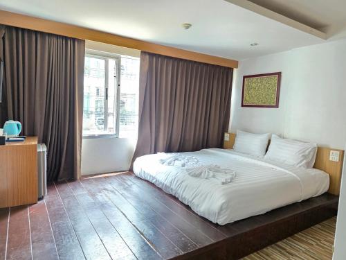 room detail thumbnail 0