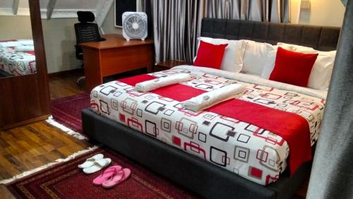 Ágy, Kukis Place, 5 bedrooms, whole compound in Embu