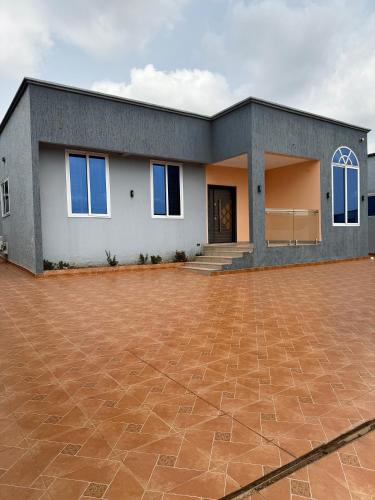 Luxury Three bedroom self compound in Aburi