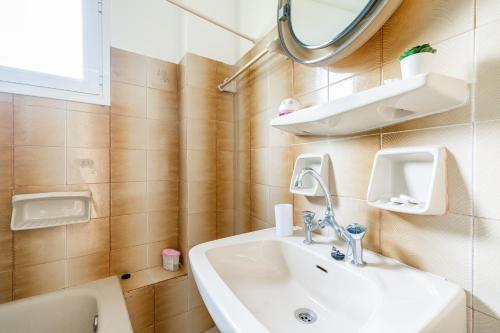 Bathroom, Blue Apartment in Poros Kefalonia in Poros
