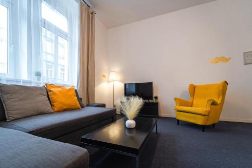 Little Tom Apartments - image 11