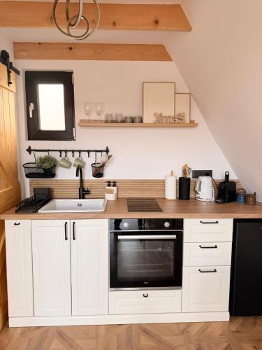 virtuve, MooN by Sun&Moon Cabins in Manecju