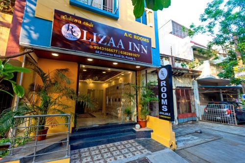 Lizaa Inn Near Rock Beach