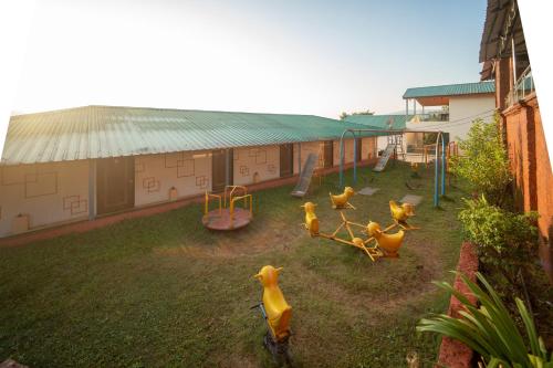 Spēļu laukums, Nisarga Lake Resort,Tapola in Tapola