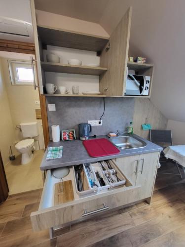 ห้องครัว, Li-Vi Apartman Debrecen in เมกเกส
