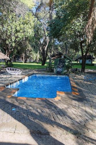 Basen, Sarusungu River Lodge in Rundu