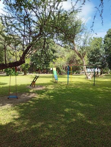 plac zabaw dla dzieci, Sarusungu River Lodge in Rundu