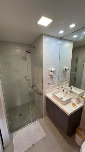 Bathroom, Studio Completo na Freguesia do O in Freguesia do O